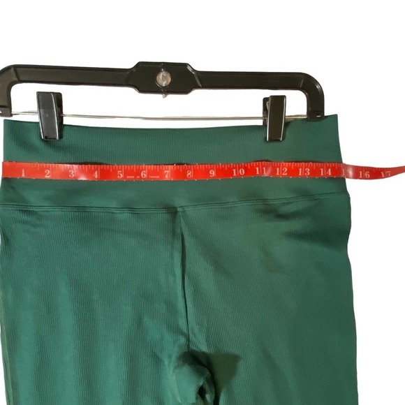 Green athletic leggings- no brand SZ large no pockets, ribbed, flare leg - Picture 3 of 7